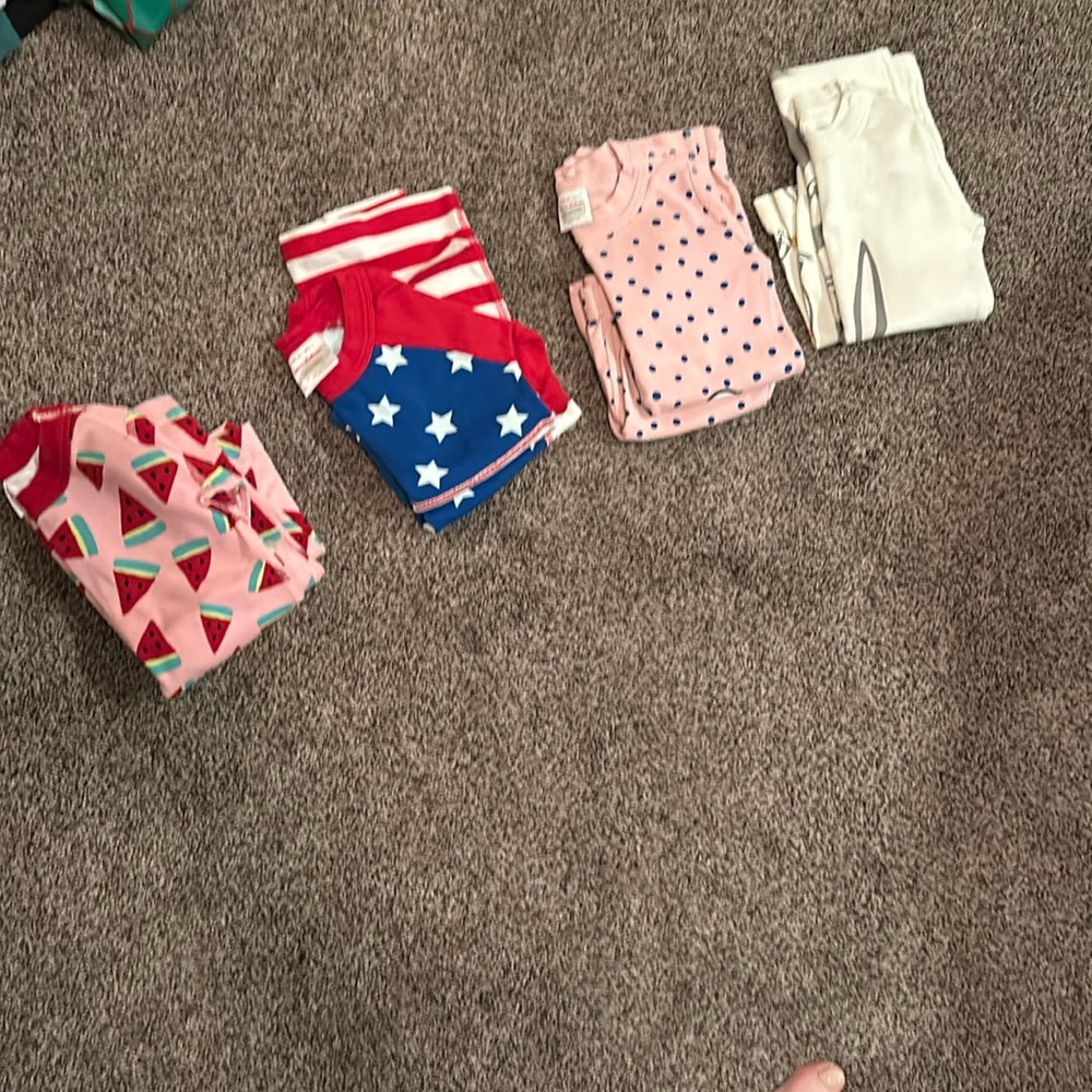 Hanna Andersson lot of pjs. Size 6/7 perfect condition